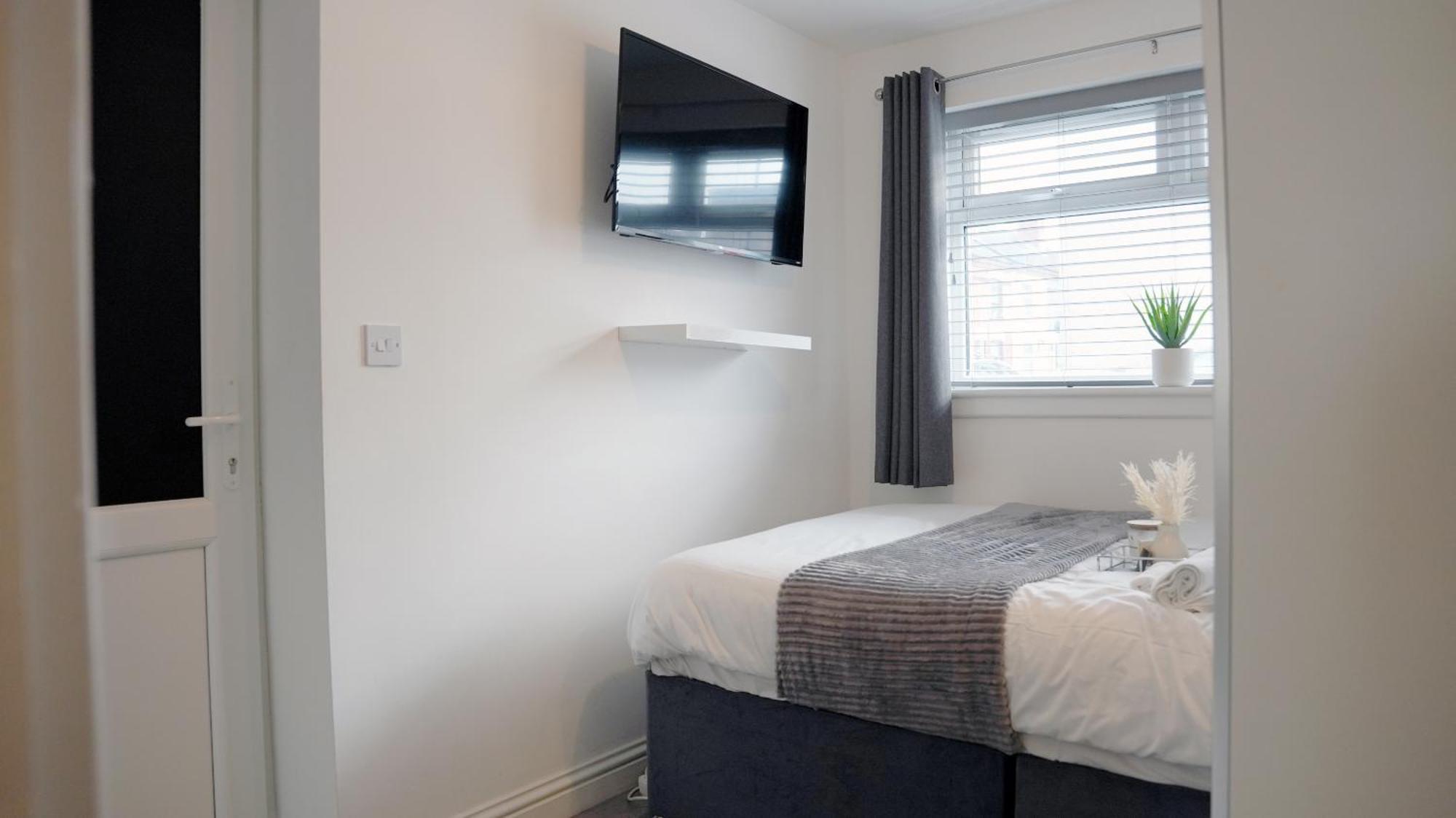 City Centre House, Parking With Ev, Free Wifi, Netflix Coventry Buitenkant foto