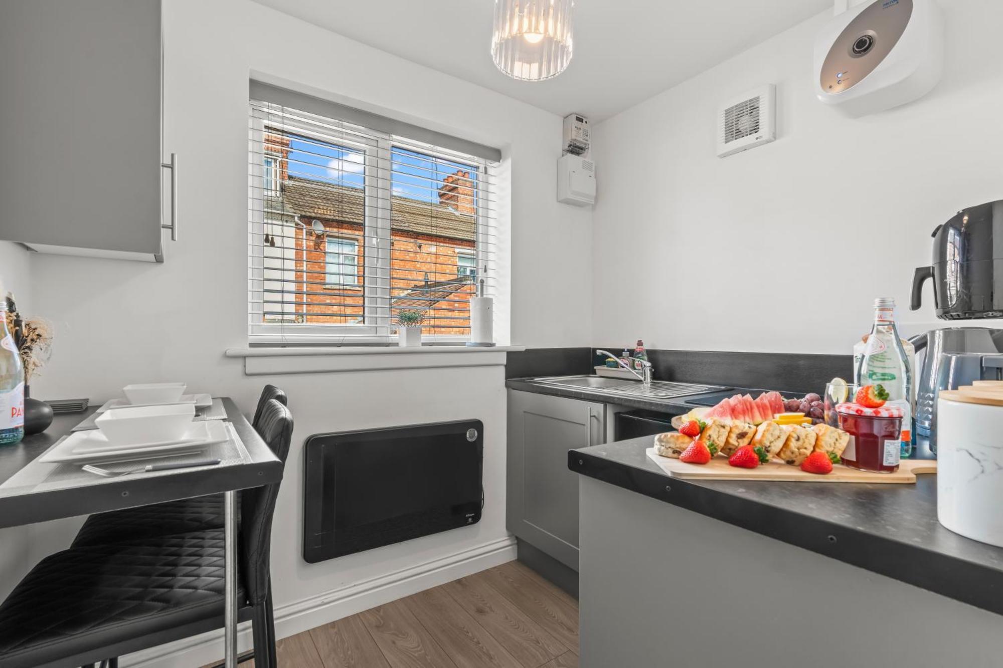 City Centre House, Parking With Ev, Free Wifi, Netflix Coventry Buitenkant foto